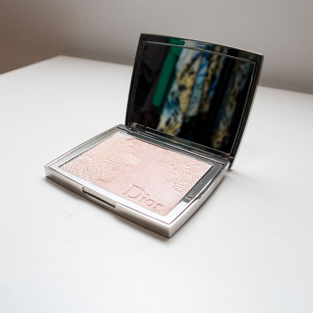 Christian Dior Poudrier Dentelle Limited Edition- Illuminating