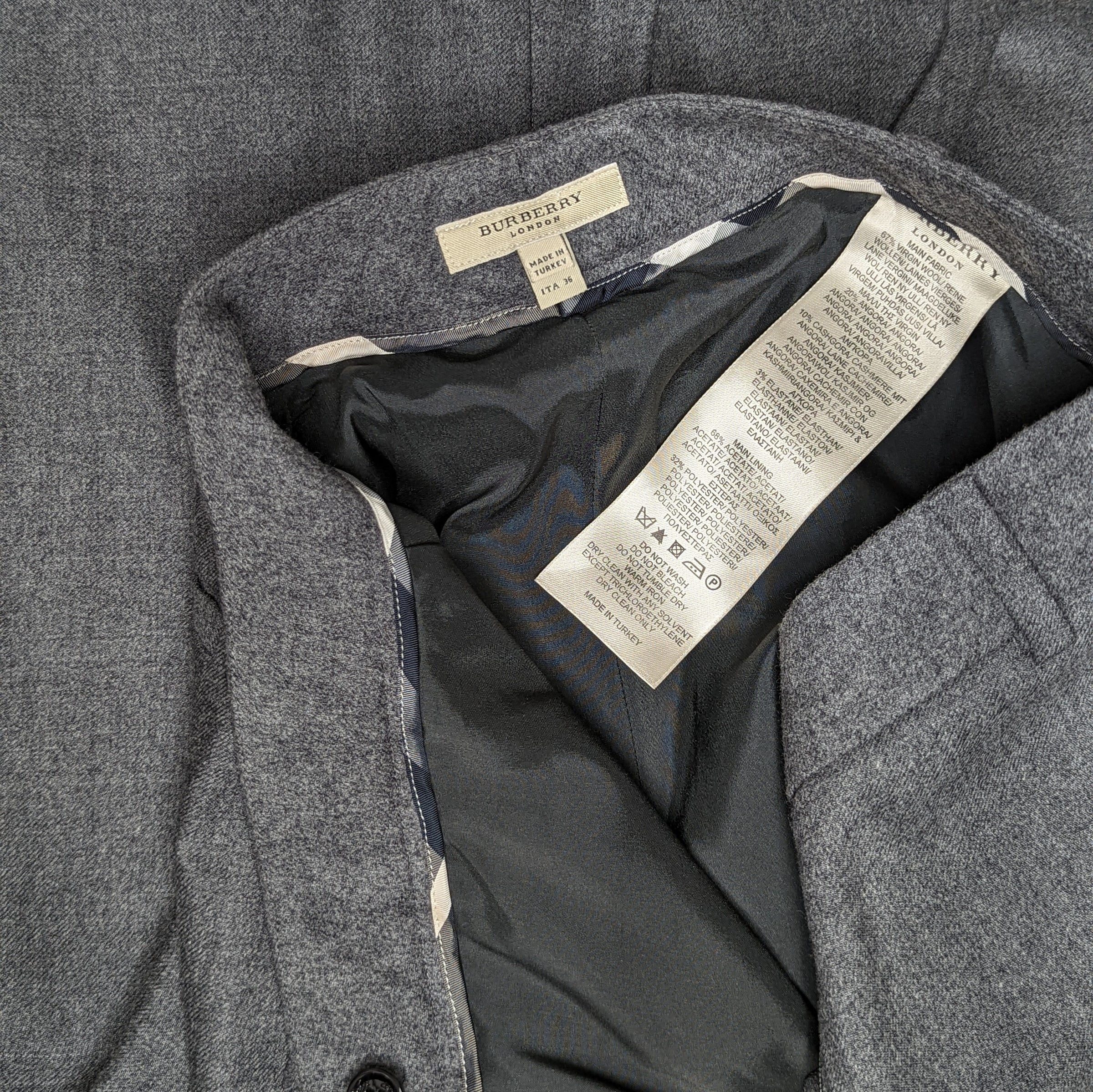 Vintage Burberry Grey Cuffed Flared Pants – Re_find Preloved